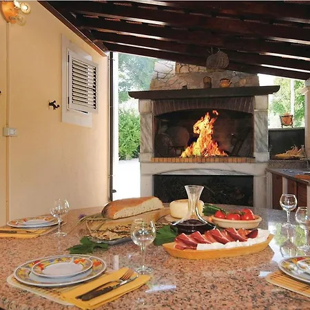 Picturesque Escape With Pool And Sauna בית נופש *